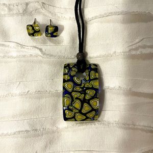 Murano glass pendant necklace and post earrings